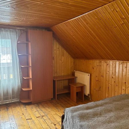 Guest House Kaspiy Bukovel Eksteriør billede