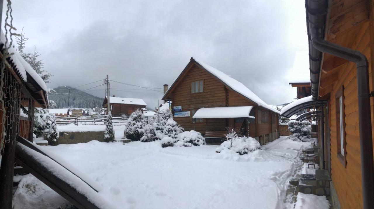 Guest House Kaspiy Bukovel Eksteriør billede