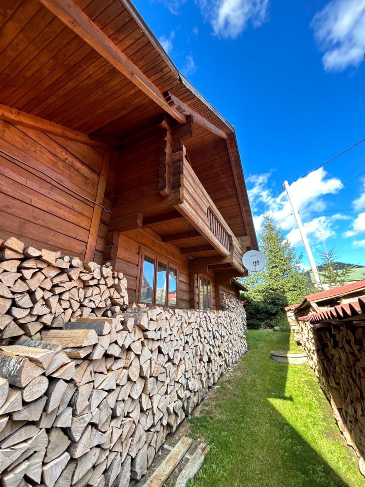 Guest House Kaspiy Bukovel Eksteriør billede