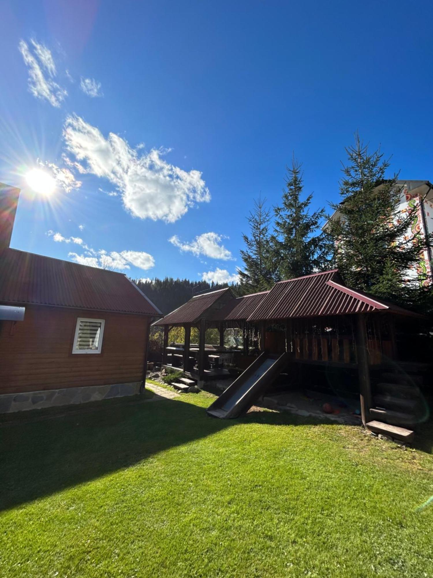Guest House Kaspiy Bukovel Eksteriør billede