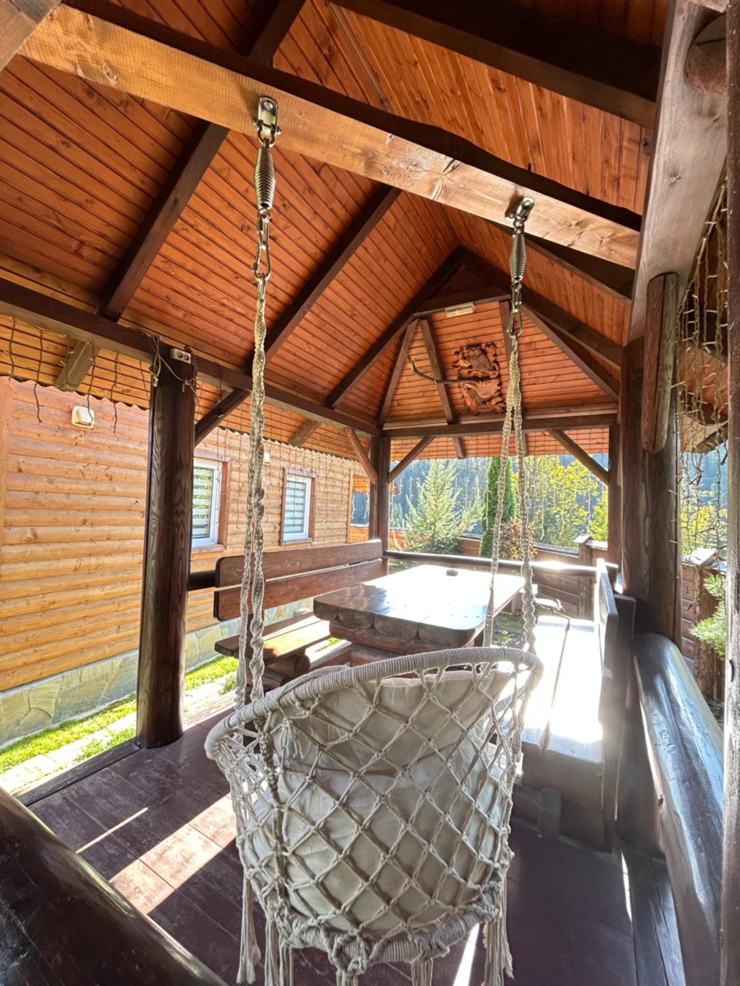 Guest House Kaspiy Bukovel Eksteriør billede