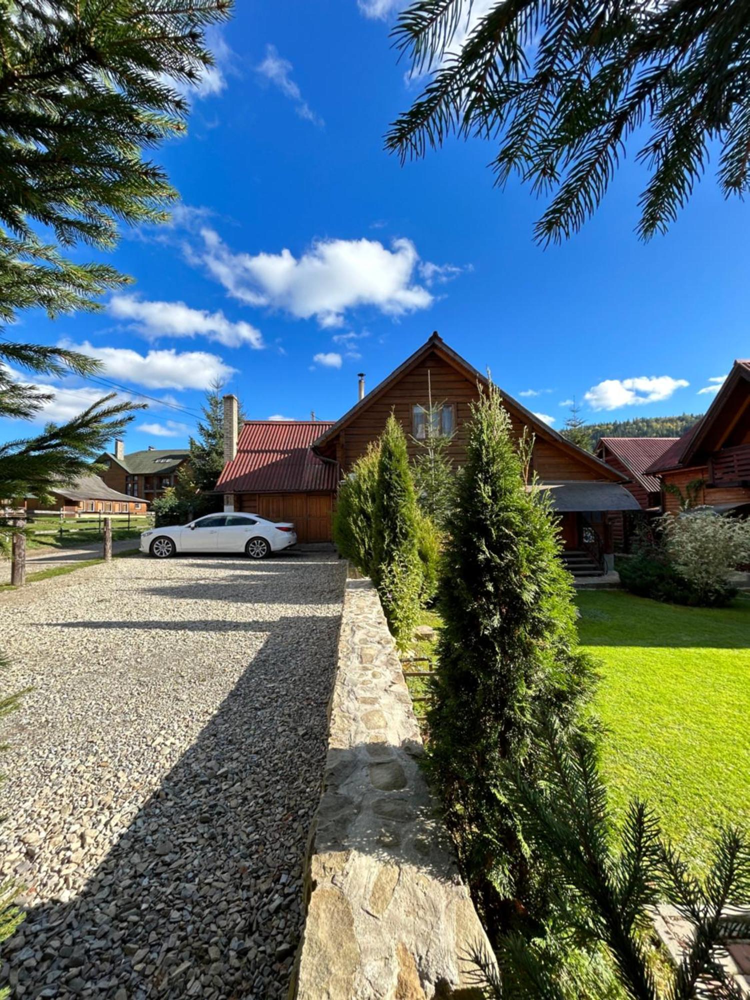 Guest House Kaspiy Bukovel Eksteriør billede
