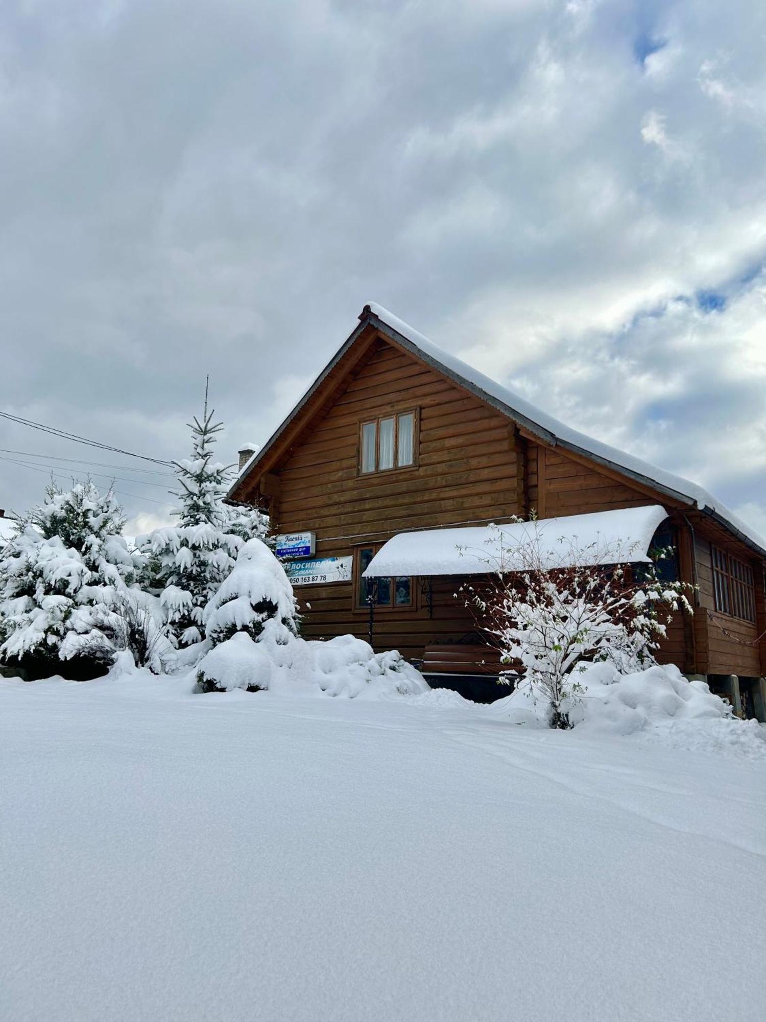 Guest House Kaspiy Bukovel Eksteriør billede
