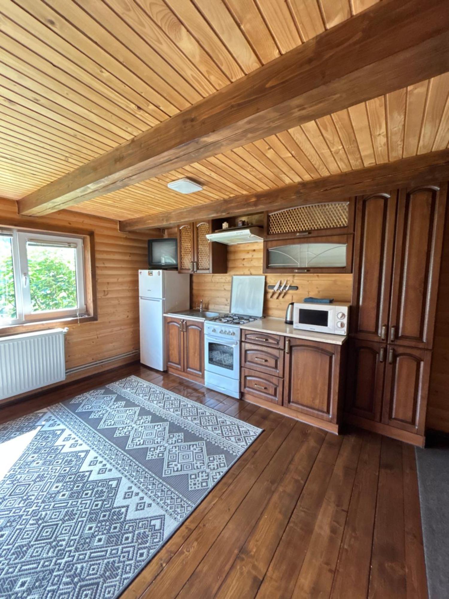 Guest House Kaspiy Bukovel Eksteriør billede